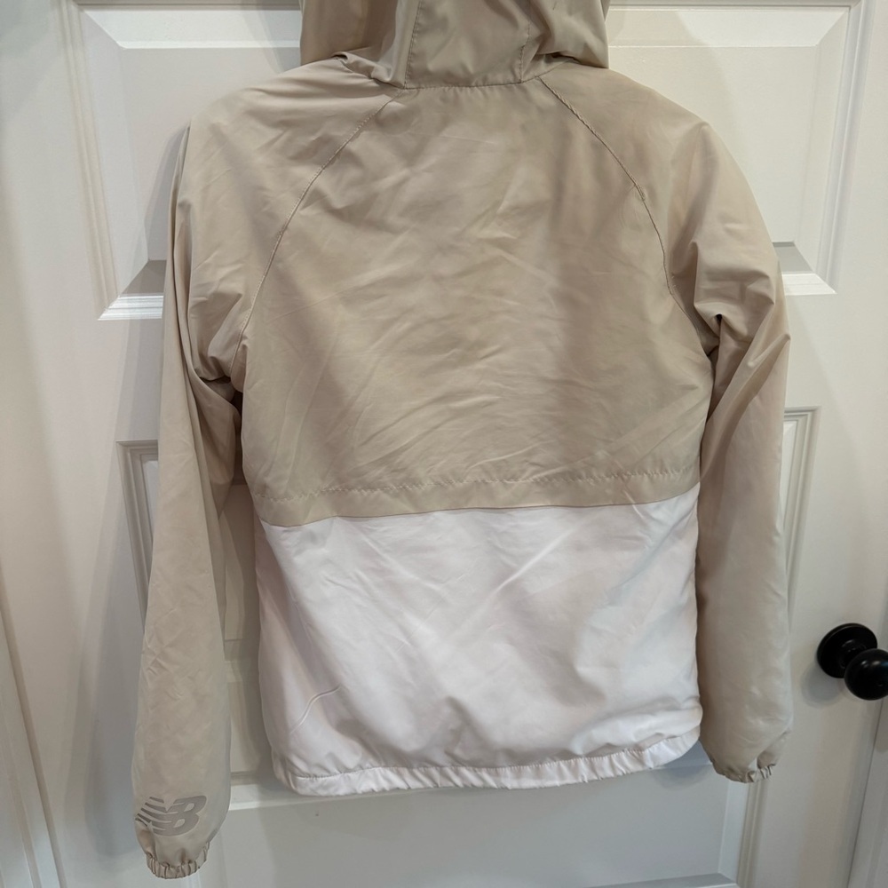 New Balance Fleece Lined Windbreaker Jacket Tan & White XS - Picture 8 of 8
